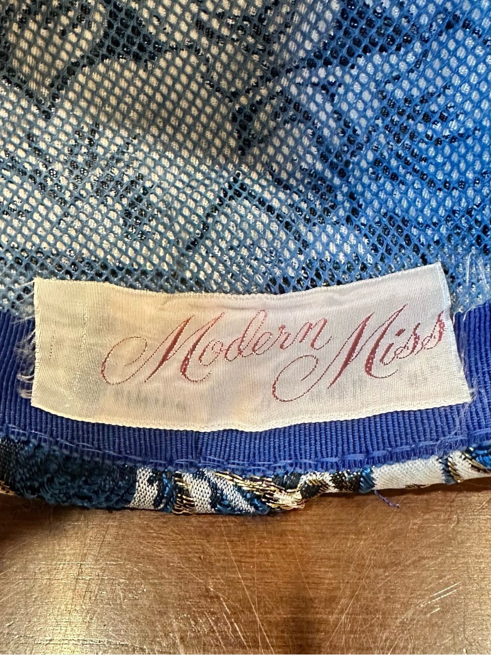 VTG 1950s–1960s Modern Miss Blue & Gold Brocade Pillbox Cocktail Hat with Veil - Picture 9 of 10